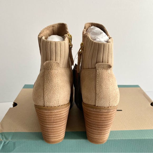 ✨New TOMS Sadie Suede Wedge Booties Sand Beige Size 7 - Picture 8 of 12